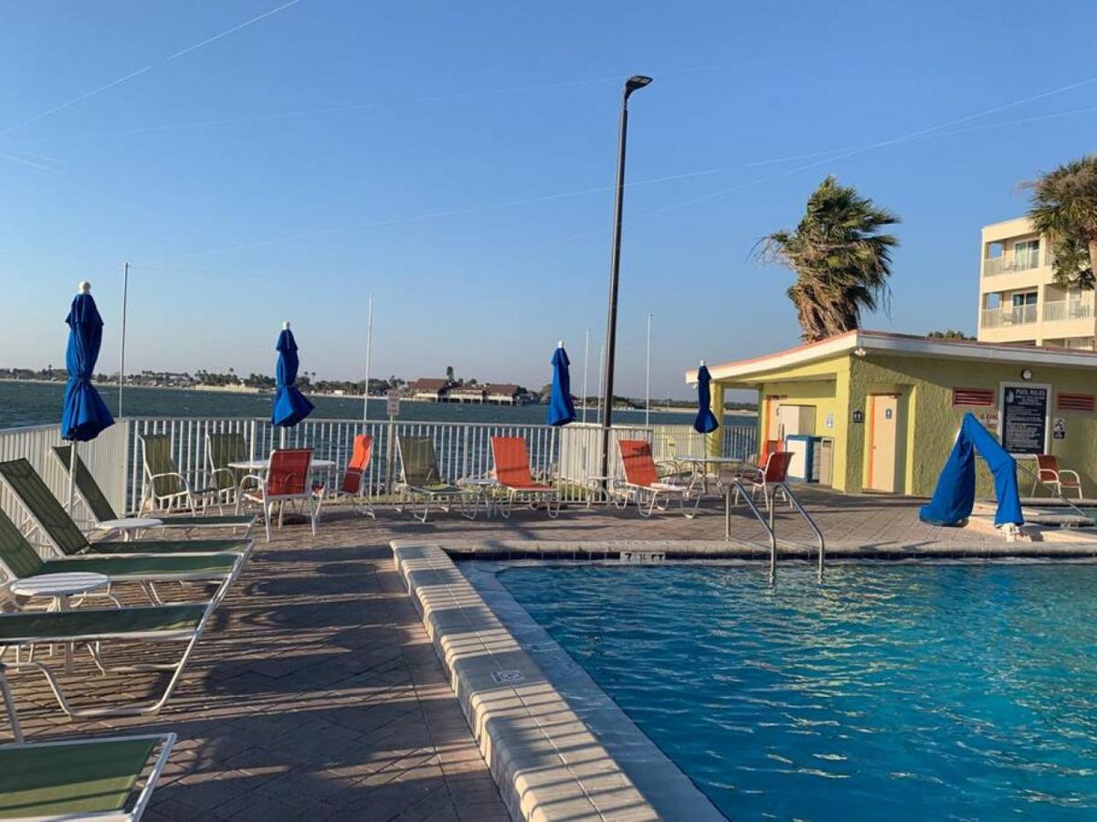 Bay Views From Your Balcony Beach Resort タンパ エクステリア 写真