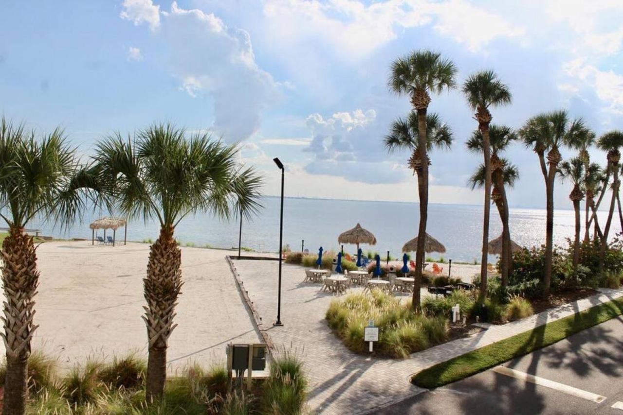 Bay Views From Your Balcony Beach Resort タンパ エクステリア 写真