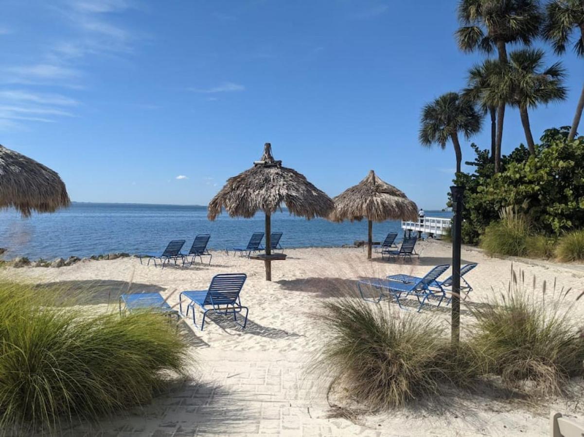Bay Views From Your Balcony Beach Resort タンパ エクステリア 写真