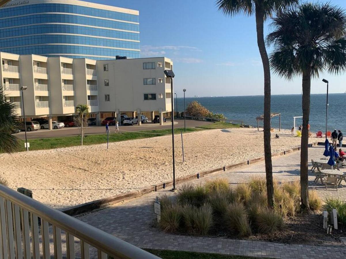 Bay Views From Your Balcony Beach Resort タンパ エクステリア 写真