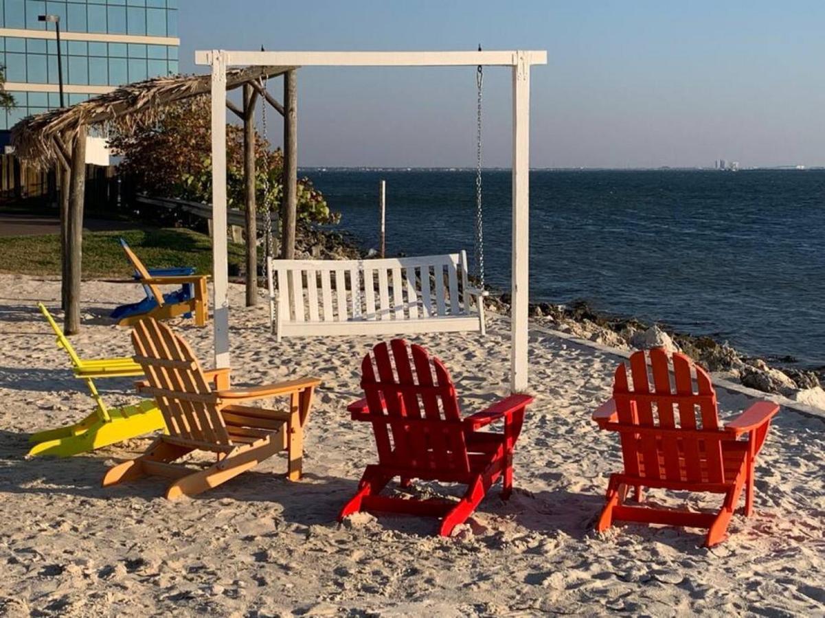 Bay Views From Your Balcony Beach Resort タンパ エクステリア 写真