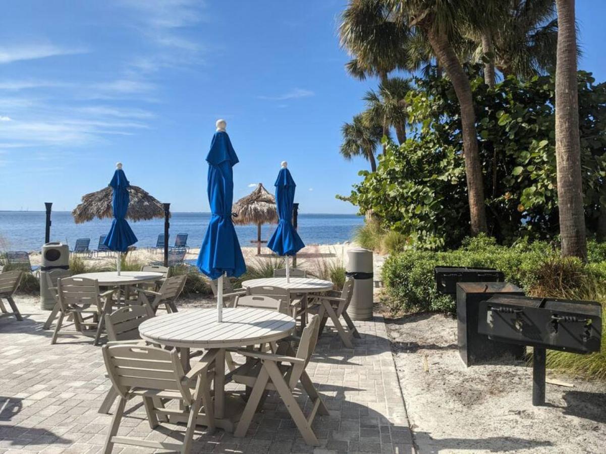 Bay Views From Your Balcony Beach Resort タンパ エクステリア 写真