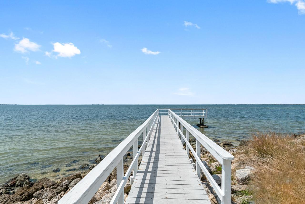 Bay Views From Your Balcony Beach Resort タンパ エクステリア 写真